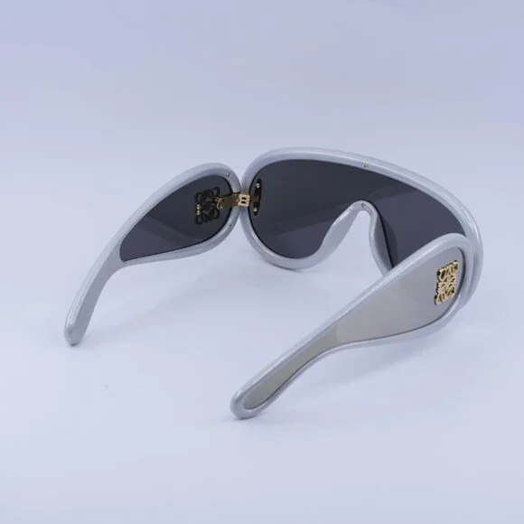 Loewe LW40108I 24C Sunglasses Light Grey/Gold Shield Frame  display picture 2
